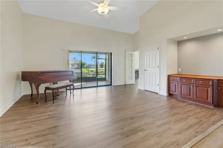2110 SE 10th  TER, Cape Coral, FL 33990