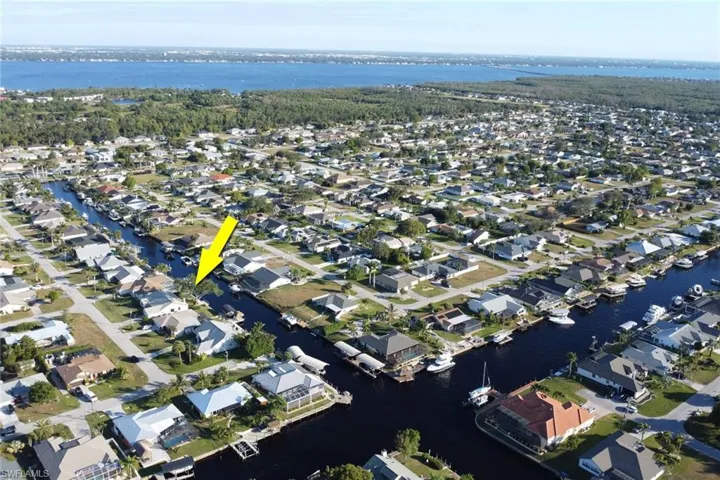 2110 SE 10th  TER, Cape Coral, FL 33990