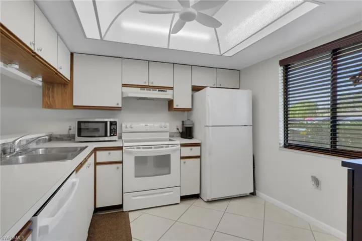 5741  Gage  LN, Naples, FL 34113
