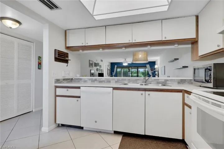 5741  Gage  LN, Naples, FL 34113
