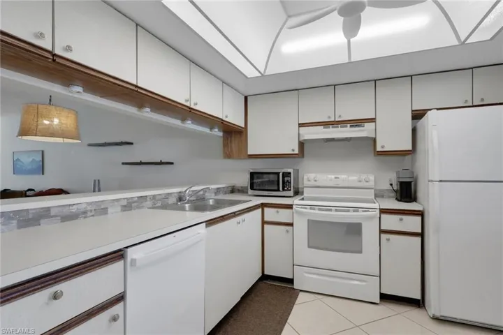 5741  Gage  LN, Naples, FL 34113