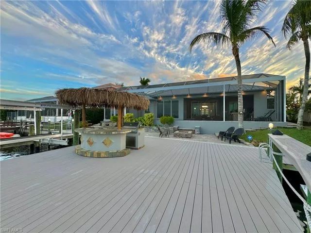 Wrap around dock plus Tiki