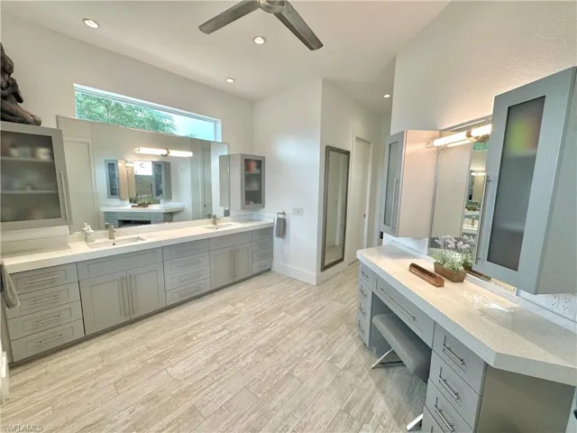 Master Bathroom, Vanity on the left