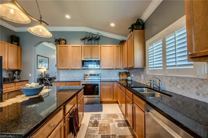 Newer Kitchenaide appliances Stainless Steel