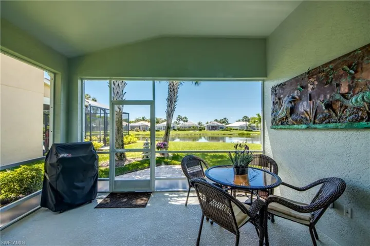 Screened in Lanai with Lake Views