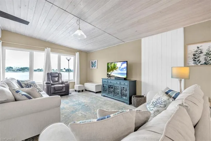 168 Morgan Ln Se, Port Charlotte, Florida 33952
