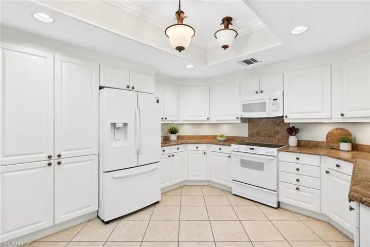 7117 Pelican Bay Blvd 1408, Naples, Florida 34108