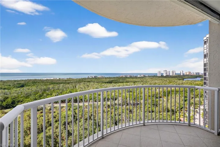 7117 Pelican Bay Blvd 1408, Naples, Florida 34108
