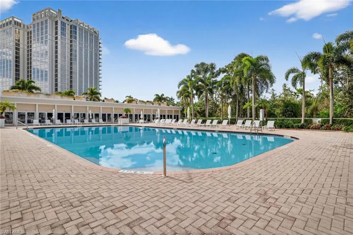 7117 Pelican Bay Blvd 1408, Naples, Florida 34108