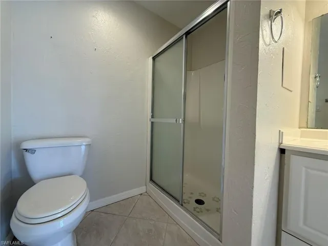 224 SE 3rd  TER, Cape Coral, FL 33990
