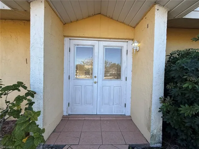 224 SE 3rd  TER, Cape Coral, FL 33990