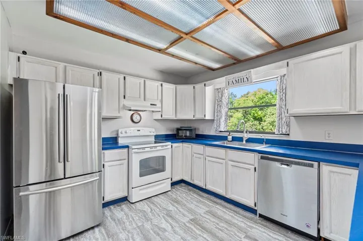5017  28th SW AVE, Naples, FL 34116