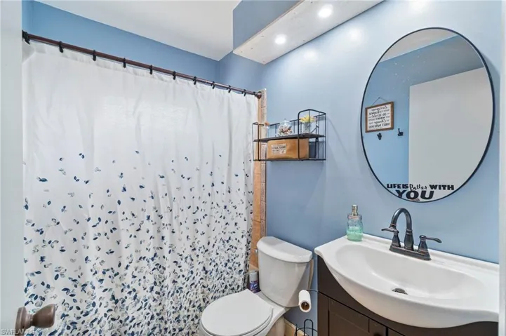 Guest bathroom.