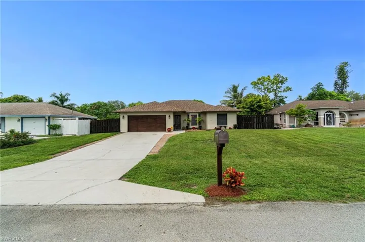 5017  28th SW AVE, Naples, FL 34116