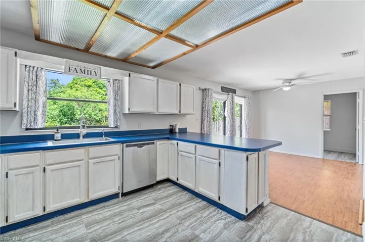 5017  28th SW AVE, Naples, FL 34116