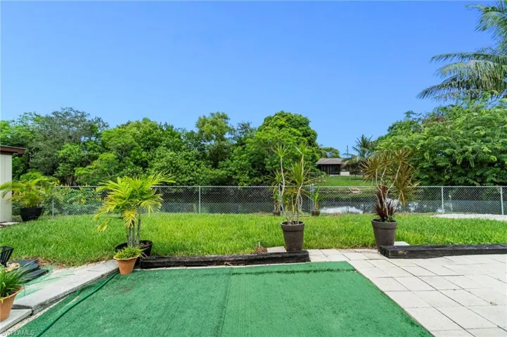 Peaceful backyard views (fully fenced) overlooking the canal!