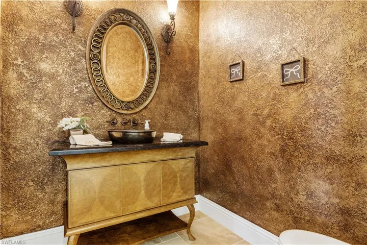 Powder bath