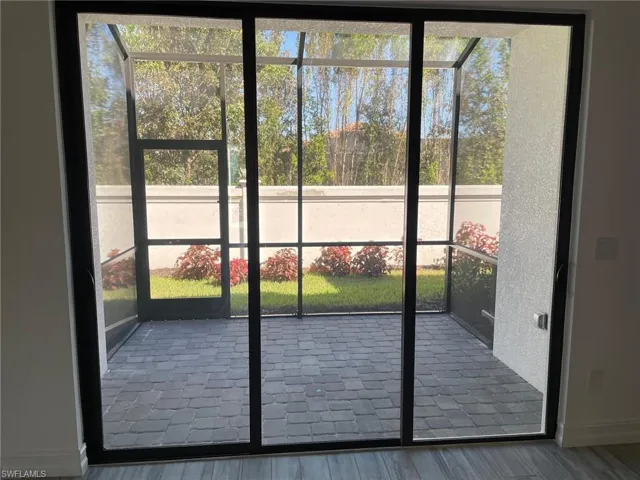 7630  Rockefeller  DR, Naples, FL 34119