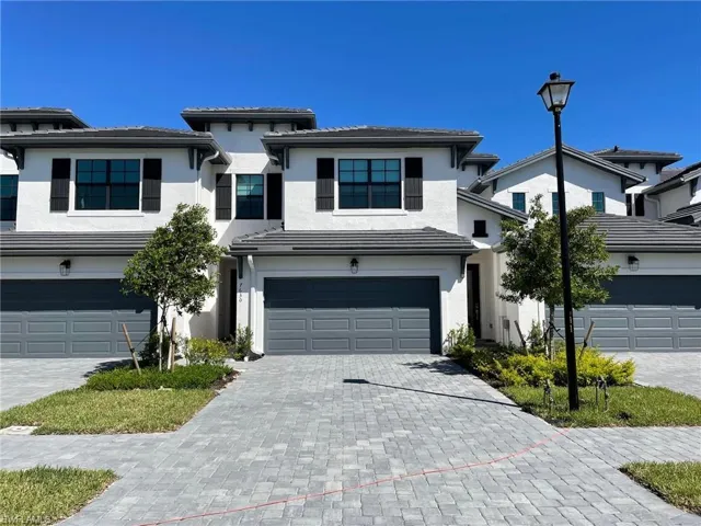 7630  Rockefeller  DR, Naples, FL 34119