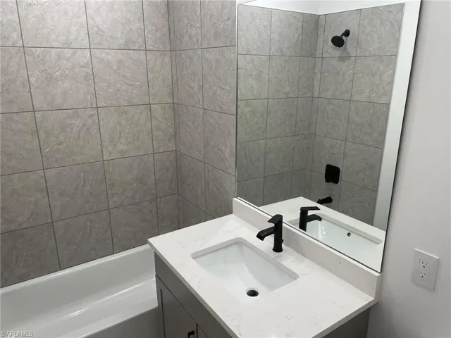 7630  Rockefeller  DR, Naples, FL 34119