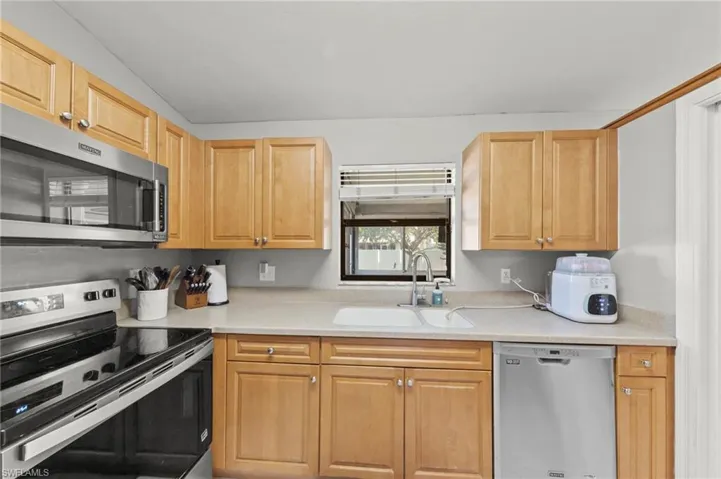 311 Sw 19 Ln, Cape Coral, Florida 33991