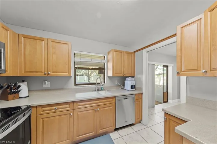 311 Sw 19 Ln, Cape Coral, Florida 33991