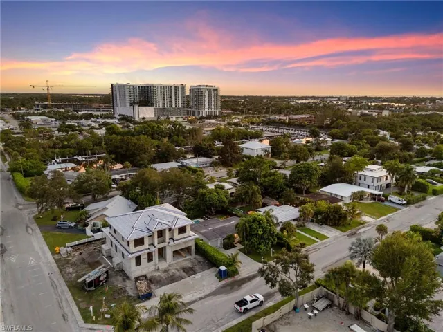 2160 Holiday Ln, Naples, Florida 34104
