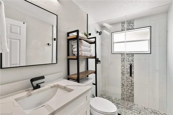2160 Holiday Ln, Naples, Florida 34104