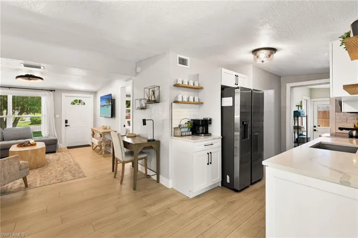 2160 Holiday Ln, Naples, Florida 34104