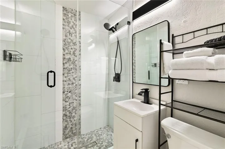 2160 Holiday Ln, Naples, Florida 34104