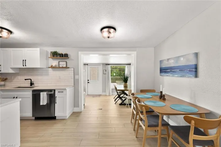 2160 Holiday Ln, Naples, Florida 34104