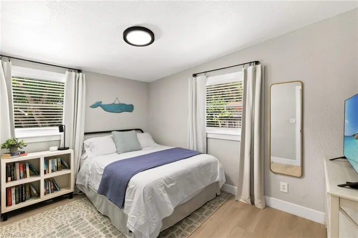 2160 Holiday Ln, Naples, Florida 34104