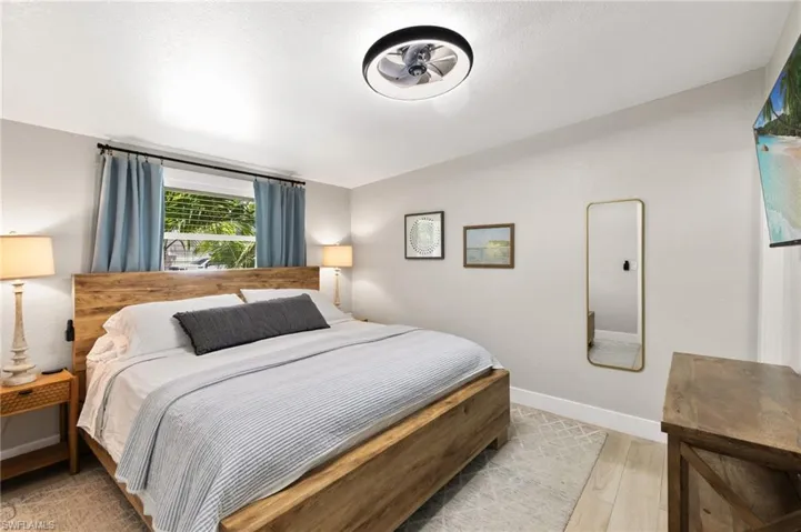 2160 Holiday Ln, Naples, Florida 34104