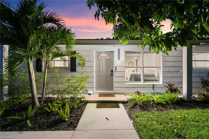 2160 Holiday Ln, Naples, Florida 34104