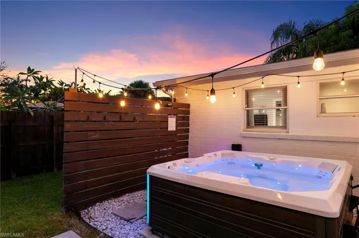 2160 Holiday Ln, Naples, Florida 34104