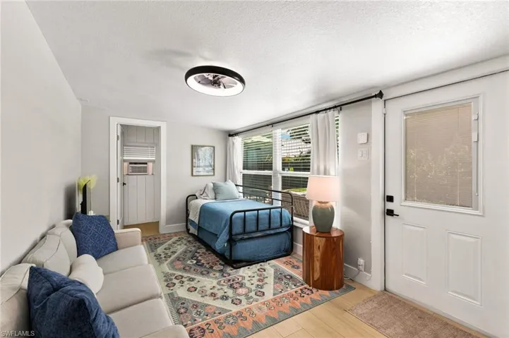 2160 Holiday Ln, Naples, Florida 34104