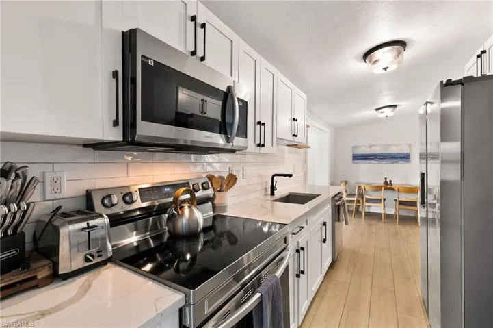 2160 Holiday Ln, Naples, Florida 34104