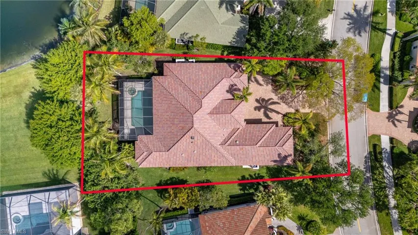7657  Mulberry  LN, Naples, FL 34114