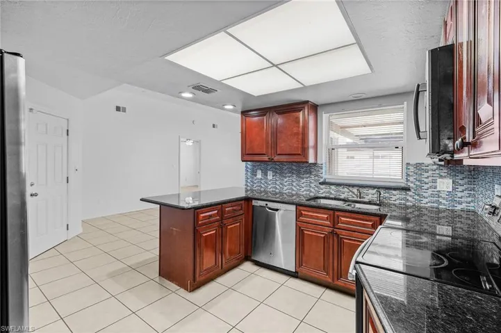 1428 SW 27th  TER, Cape Coral, FL 33914