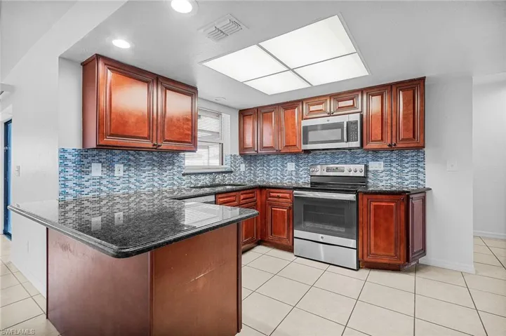 1428 SW 27th  TER, Cape Coral, FL 33914