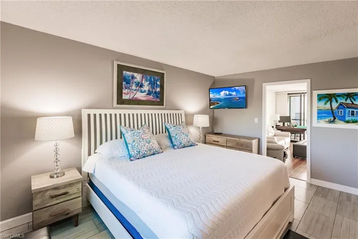 Bedroom featuring a textured ceiling
