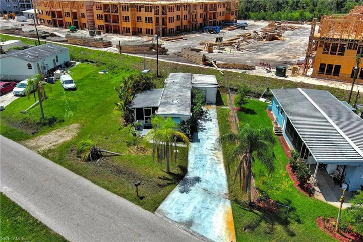 Birds eye view of property