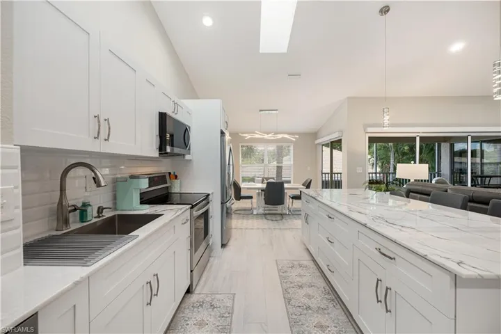 290 Emerald Bay Cir L5, Naples, Florida 34110