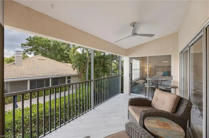 290 Emerald Bay Cir L5, Naples, Florida 34110