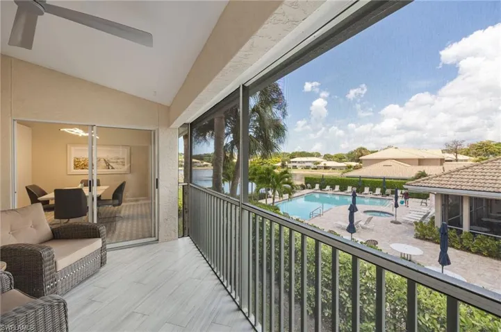 290 Emerald Bay Cir L5, Naples, Florida 34110