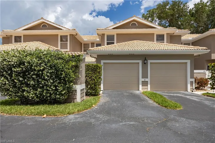 290 Emerald Bay Cir L5, Naples, Florida 34110