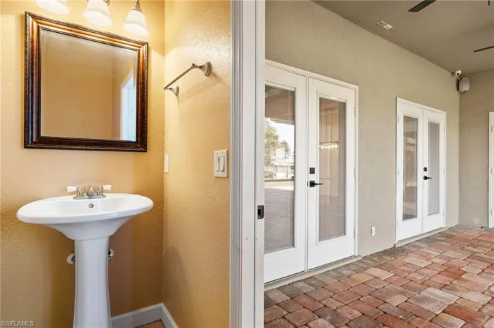 Half Bath on the Screen in Lani/ future pool bath