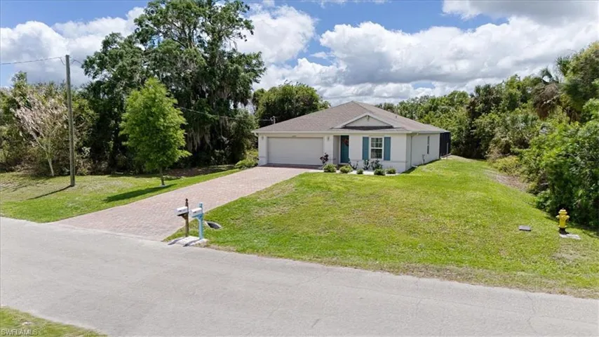 2004 Jeronimo Rd, Labelle, Florida 33935
