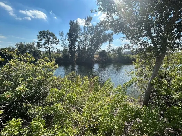122 Nw 20th St, Cape Coral, Florida 33993