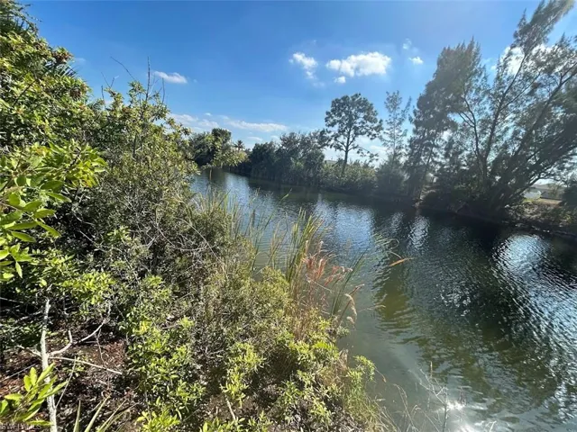 122 Nw 20th St, Cape Coral, Florida 33993